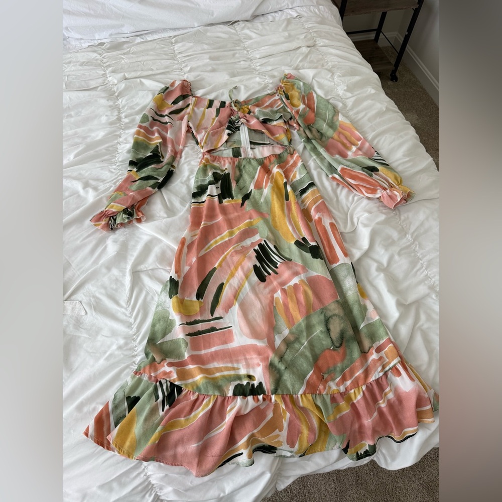 Abstract floral long sleeve cut-out sweetheart neck maxi dress
